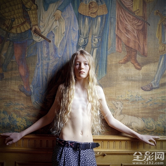 用人物肖像表现社会性话题作文 论人物肖像的性格刻划