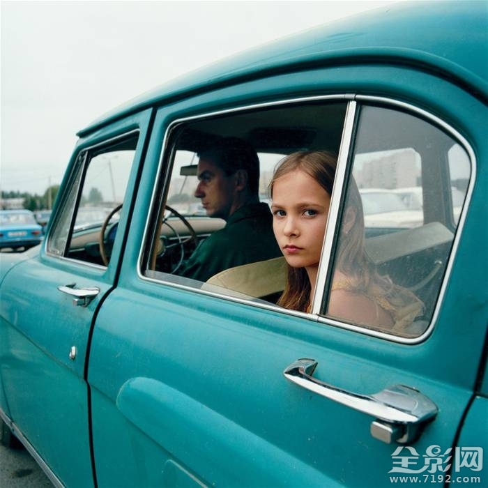 用人物肖像表现社会性话题作文 论人物肖像的性格刻划