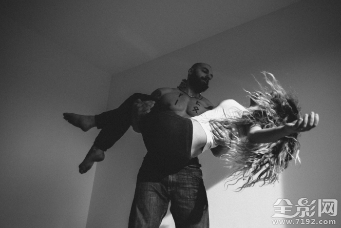 情侣怎么撒狗粮- 情侣秀恩爱撒狗粮视频怎么拍