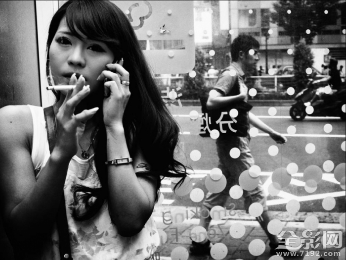 以独特的视角记录着城市角落发生的一切事件 以独特的视角写一篇游记图3