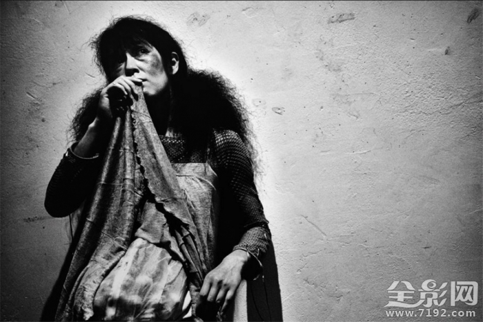 以独特的视角记录着城市角落发生的一切事件 以独特的视角写一篇游记