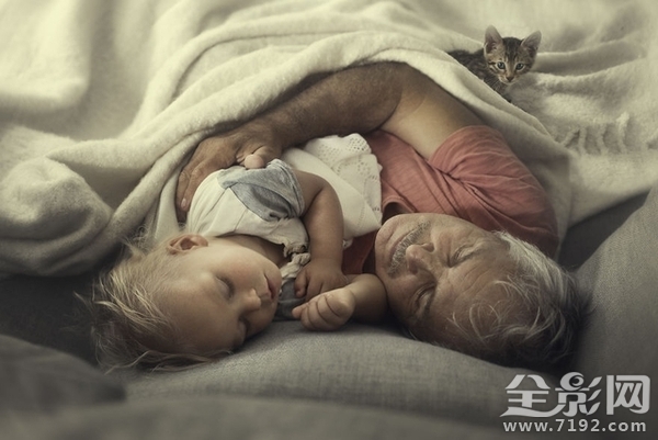 摄影师记录温馨的家庭影像怎么写 家庭摄影拍出有温度的日常