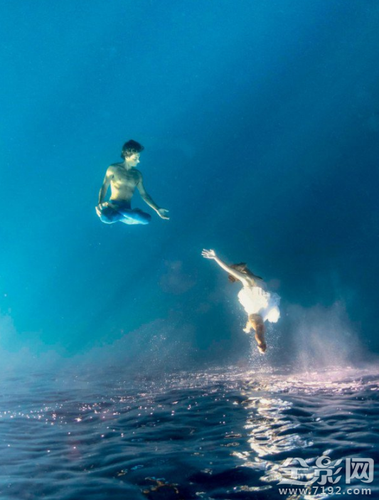 海底舞蹈镜面 海底的舞蹈动作图2