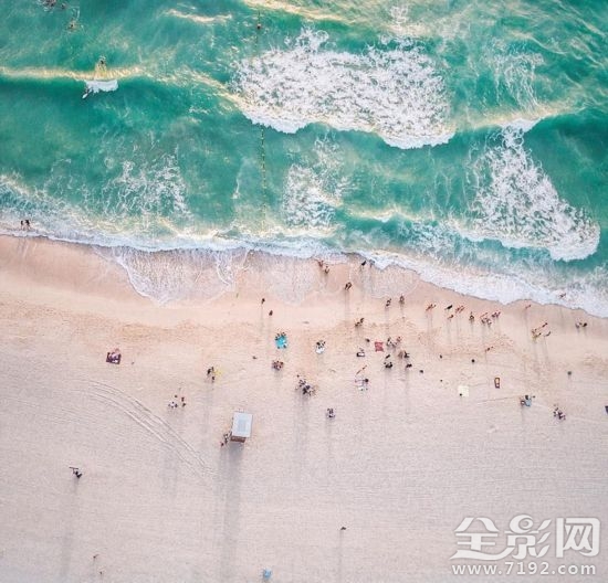 波兰摄影师航拍中东美景视频 波兰求中东历史