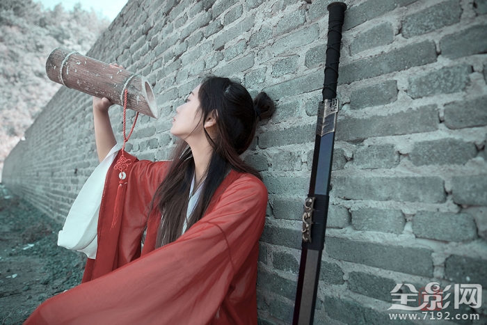 一杯浊酒,难看红尘透什么意思- 一杯浊酒看红尘的意思