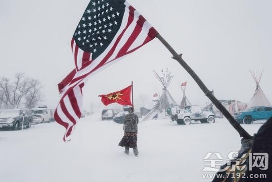摄影师视角看特朗普遇袭反应 摄影师模拟