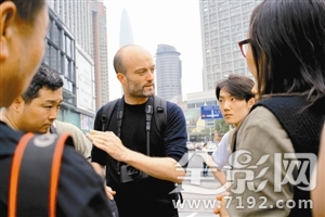 街拍不止属于网红还有玛格南摄影师吗 玛格南摄影是什么意思图2