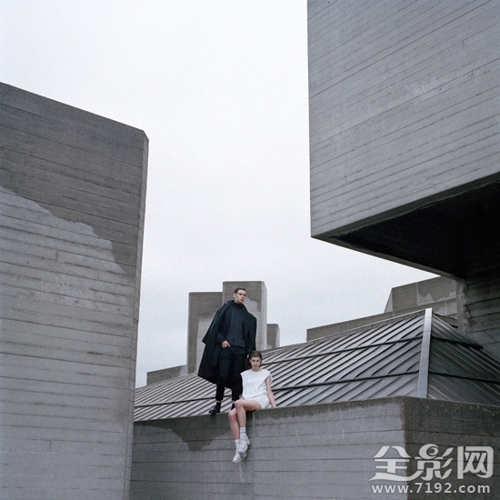 简约现代风格人像摄影图片 现代简约风格的照片