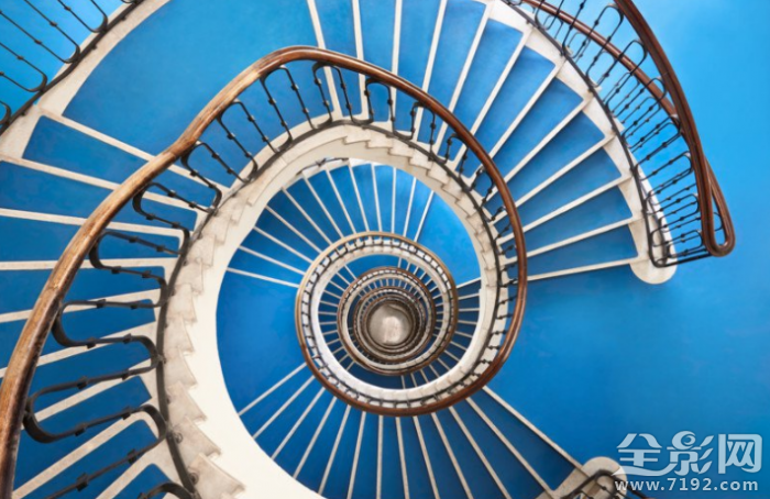 布达佩斯的螺旋楼梯在哪 布达佩斯的建筑图2