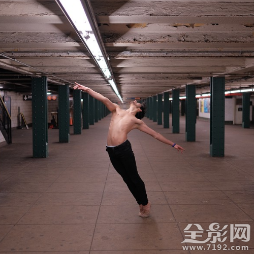 拍摄街头的视频 在街上摄影图1