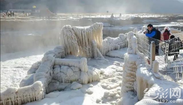 黄河壶口瀑布冰瀑 黄河壶口瀑布现冰挂美景图图1