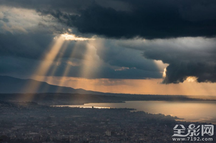 耶稣光的拍摄 摄影术语耶稣光图1