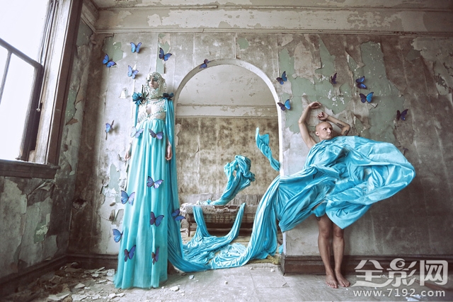 以废墟为背景拍摄黑暗风奇幻人像作品的电影 废墟摄影作品