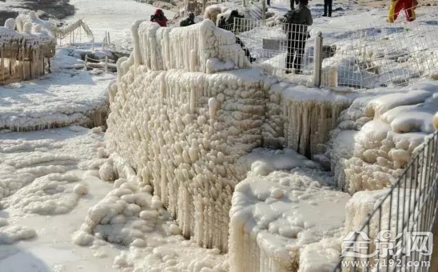 黄河壶口瀑布冰瀑 黄河壶口瀑布现冰挂美景图