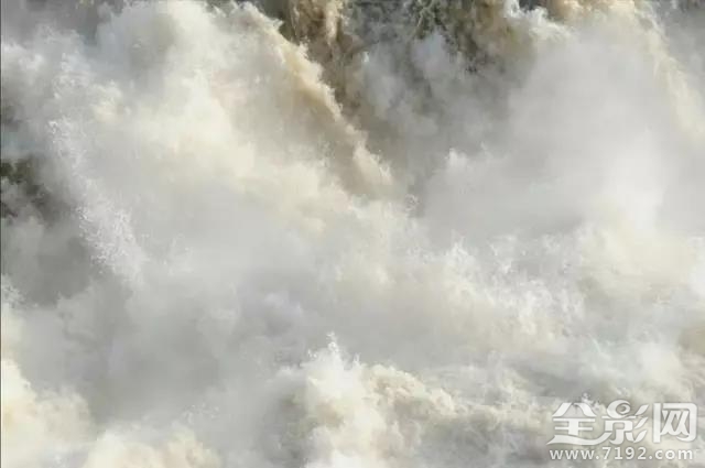 黄河壶口瀑布冰瀑 黄河壶口瀑布现冰挂美景图