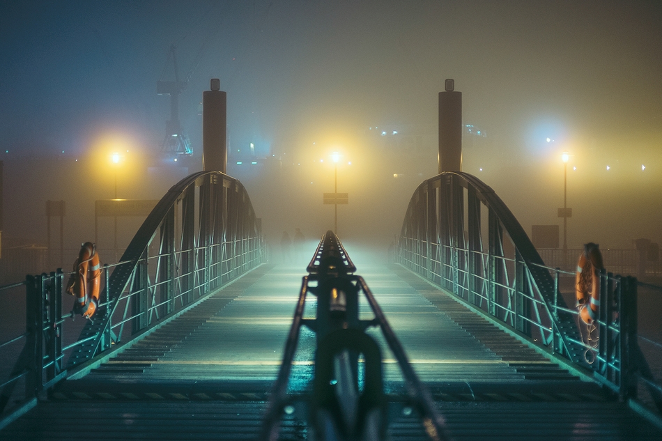 夜晚雾景 夜雾朦胧的意思是什么