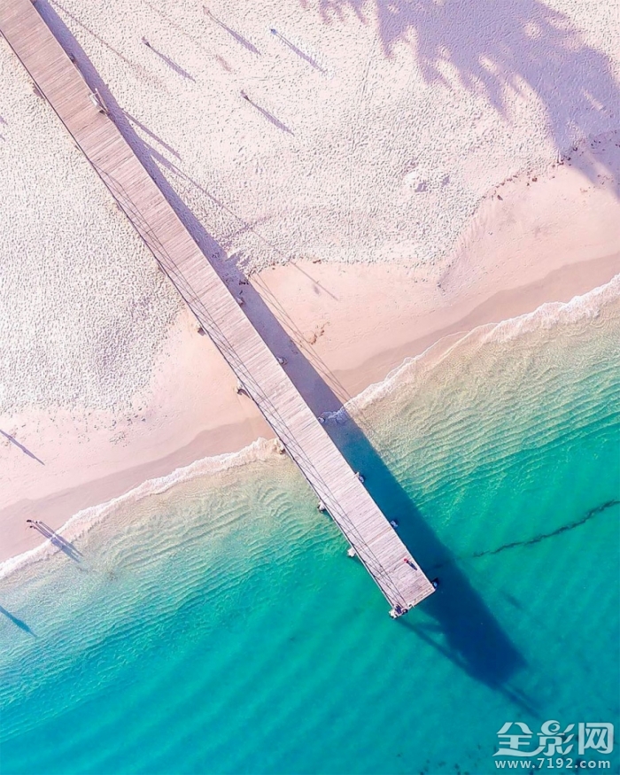 无人机航拍澳大利亚最大军舰-搭载F-35可变身真航母 澳洲无人机入境规定