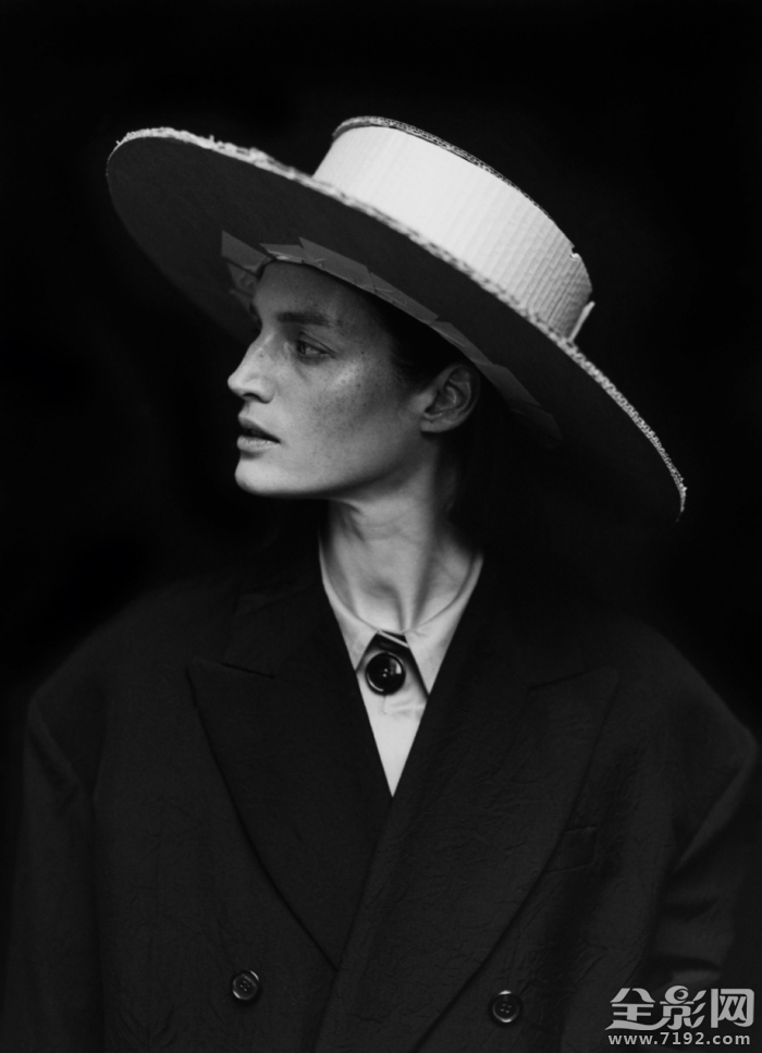 英国版vogue杂志 英国vogue主编alex