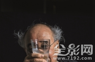 镜头里的摄影师 一个摄影师留下了经典镜头