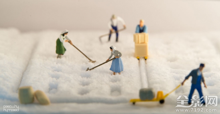 泰国摄影师创作现实版小人国的作品 泰国小人叫什么