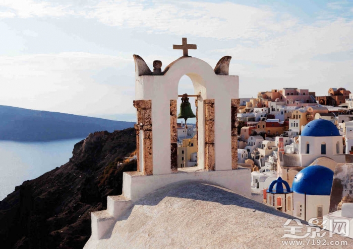 行走在蓝与白的天堂是什么歌 行走在蓝天白云间