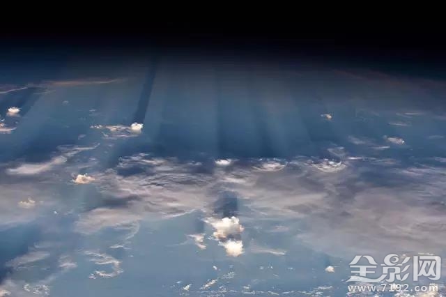 世界之外的来客 来自另外一个世界