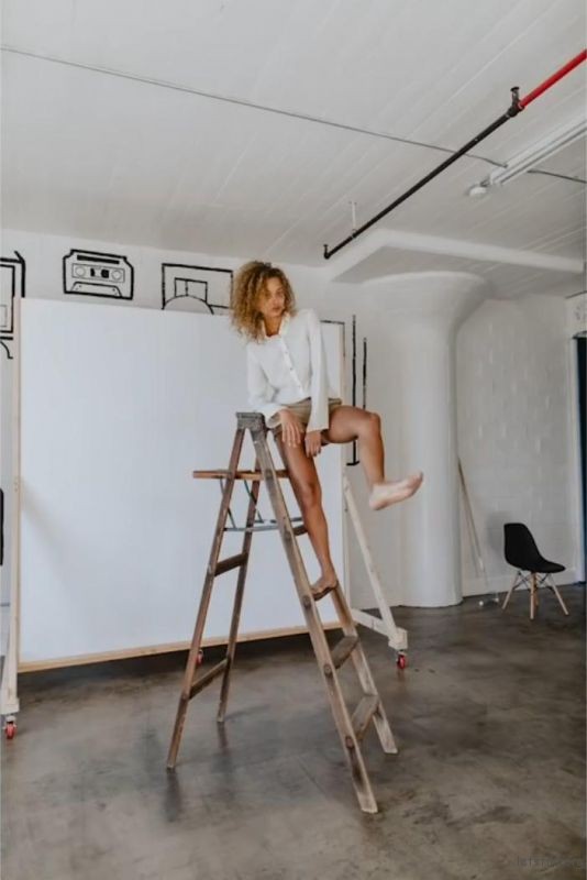 女士人像拍摄动作 女生 拍照 姿势