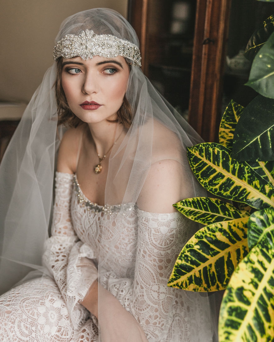 百年的新娘发型 百年的新娘女主衣服图1