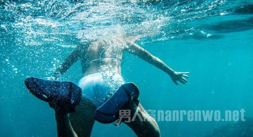 10个心得让你学会拍摄水底人像作文 水底怎么拍摄图1