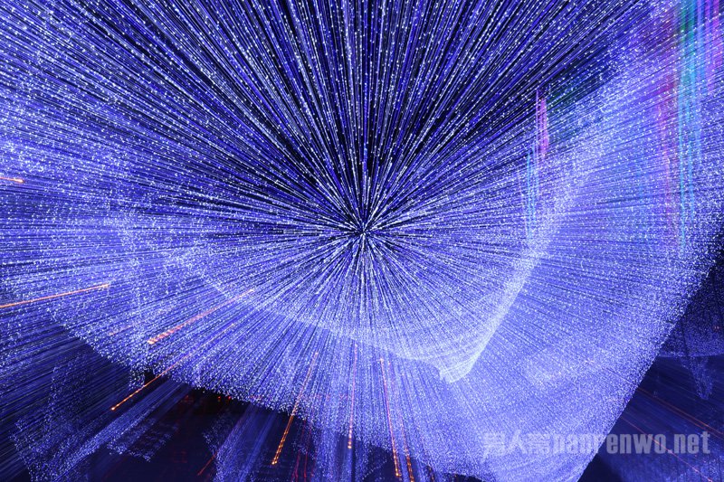 三种摄影技巧轻松搞定灯光流星雨的方法 流星雨闪光灯