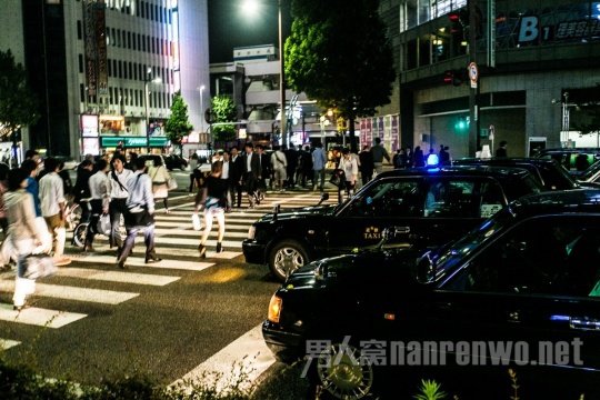 拍街头夜景 街头摄影作品欣赏