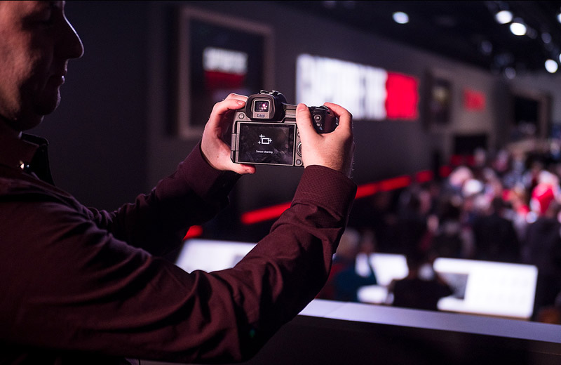 佳能采访透露将在2019年发布三款rf变焦镜头 佳能最新发布rf镜头