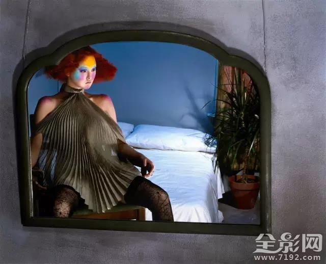 镜子和镜中人的区别 镜子中人打一字