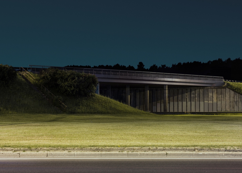 嘈杂中的一丝宁静 嘈杂声中仍然有安静的灵魂