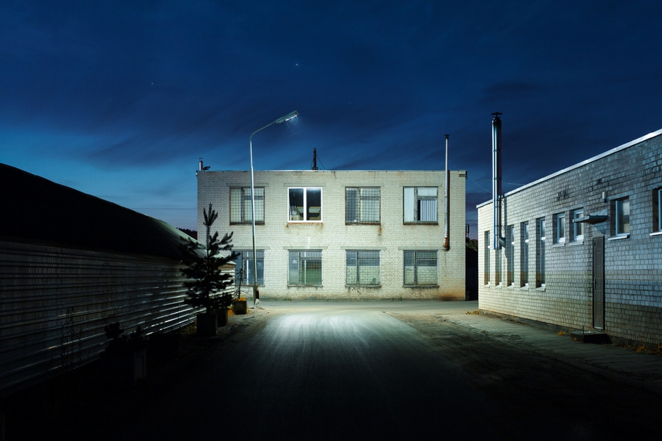 嘈杂中的一丝宁静 嘈杂声中仍然有安静的灵魂