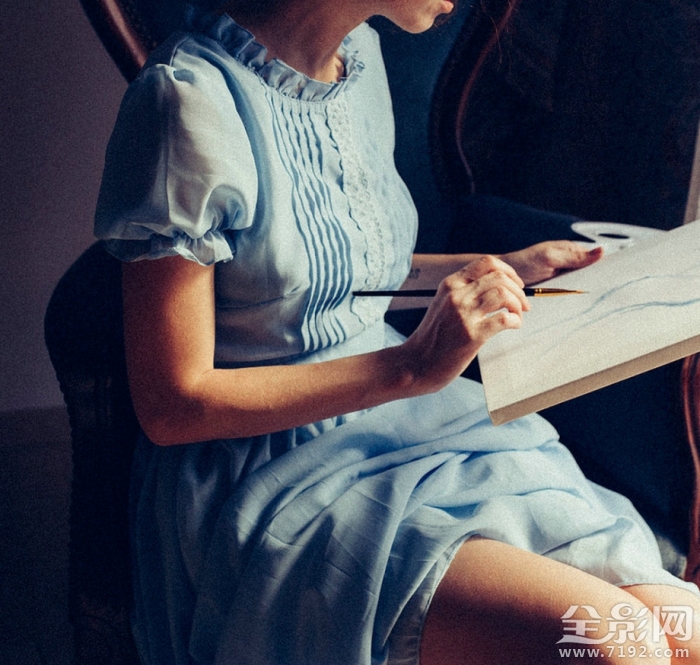 在光影的创作中寻找自我作文 光影中的创意写作