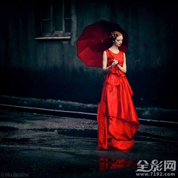 不甘于命运的折磨 爱与摄影让她重获新生在线观看 不甘于命运的人图2