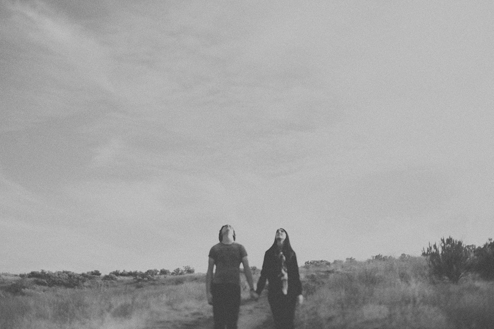 我愿与你相伴,走遍千山万水是什么歌 我愿陪你走遍千山万水图2