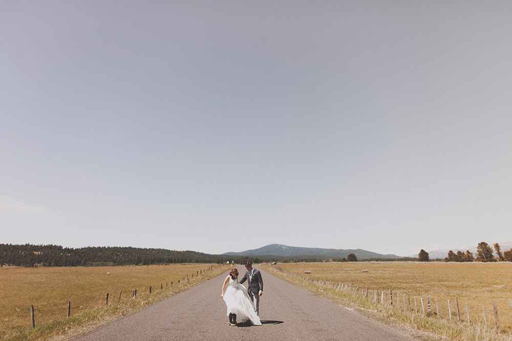我愿与你相伴,走遍千山万水是什么歌 我愿陪你走遍千山万水