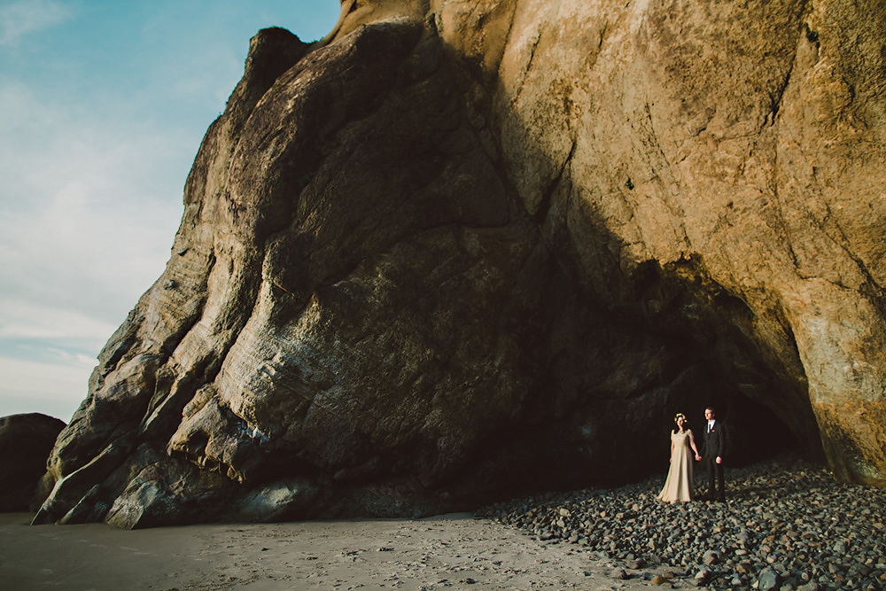 我愿与你相伴,走遍千山万水是什么歌 我愿陪你走遍千山万水