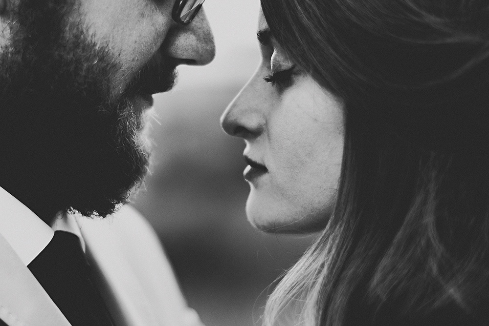 我愿与你相伴,走遍千山万水是什么歌 我愿陪你走遍千山万水