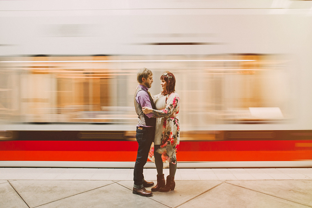 我愿与你相伴,走遍千山万水是什么歌 我愿陪你走遍千山万水