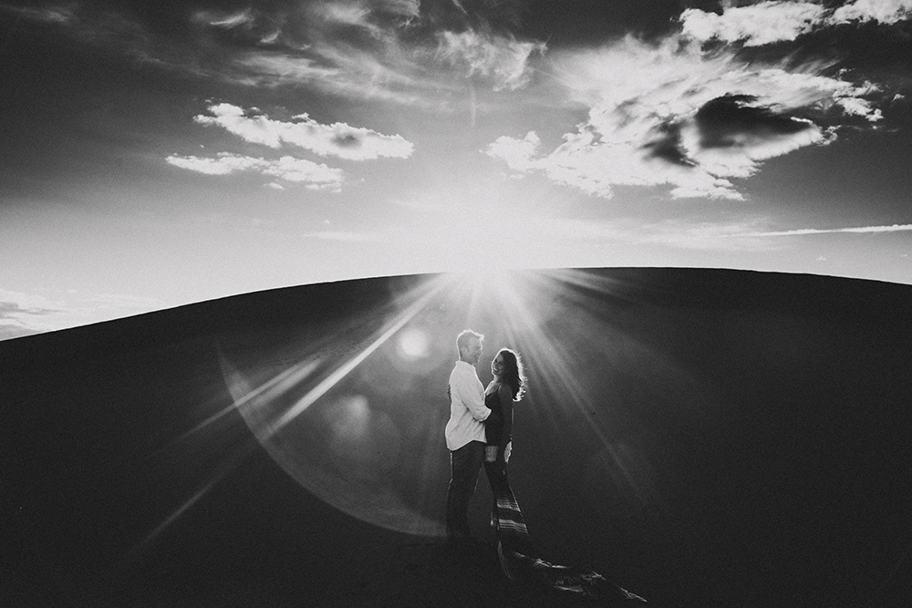 我愿与你相伴,走遍千山万水是什么歌 我愿陪你走遍千山万水