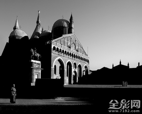 每个人都是城市的主角作文 每个人都是城市的主角小说