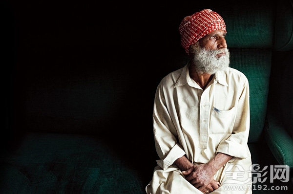 巴基斯坦火车上神态迥异的人们视频 巴基斯坦火车视频