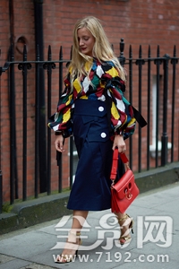 2017春夏伦敦时装周街拍精选图片 伦敦时装周2018图3