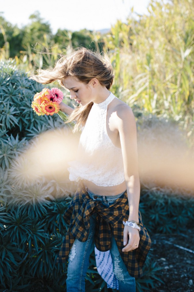 翘首盼春来的假日美人是谁 翘首盼佳音的意思