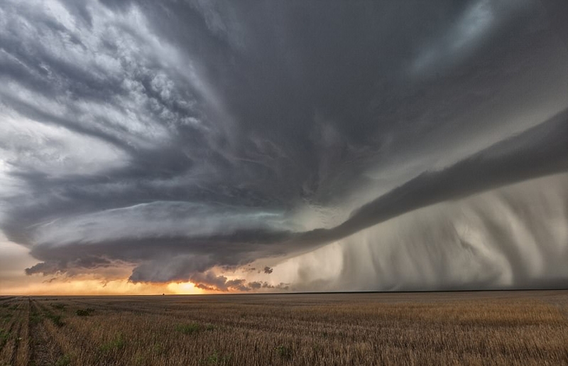 雷雨胞和超级闪电图片 超级雷暴恐怖的是什么