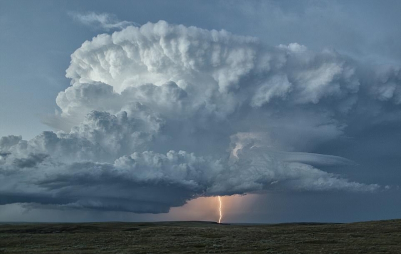 雷雨胞和超级闪电图片 超级雷暴恐怖的是什么